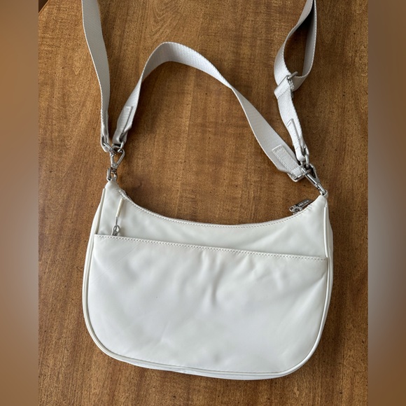 Lululemon Athletica Cream Crossbody Bag - Picture 2 of 5